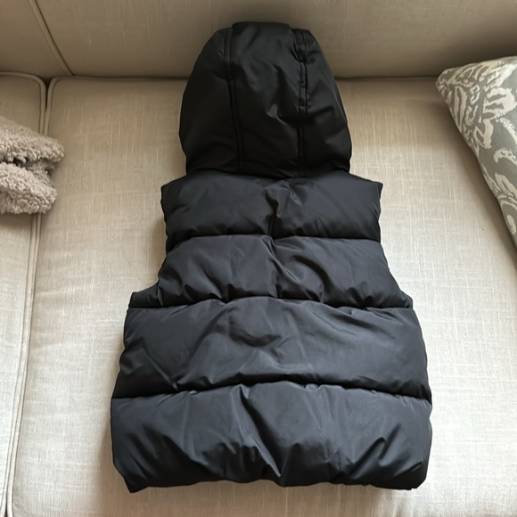 Like New Puffer Vest - Picture 2 of 3